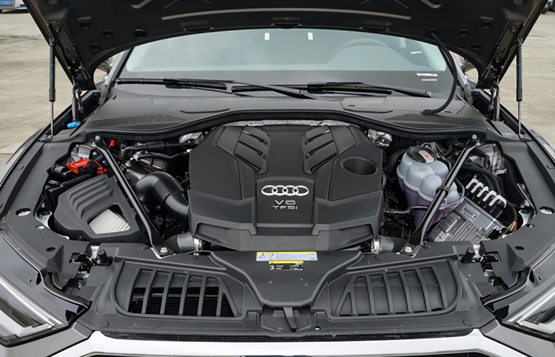 最新款奥迪a8试驾视频,80万左右的十款豪车