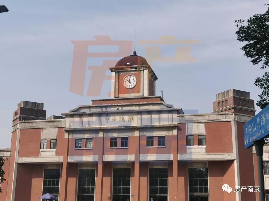 商务区无商务、300米地标成停车场！鼓楼滨江，我还要等你多久？