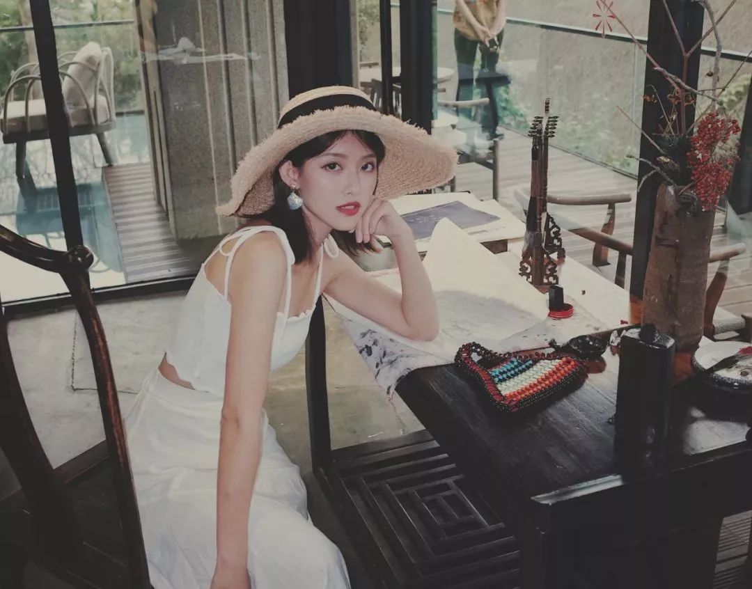 宋妍霏泫雅都喜欢的衣服,宋妍霏和泫雅一起的视频