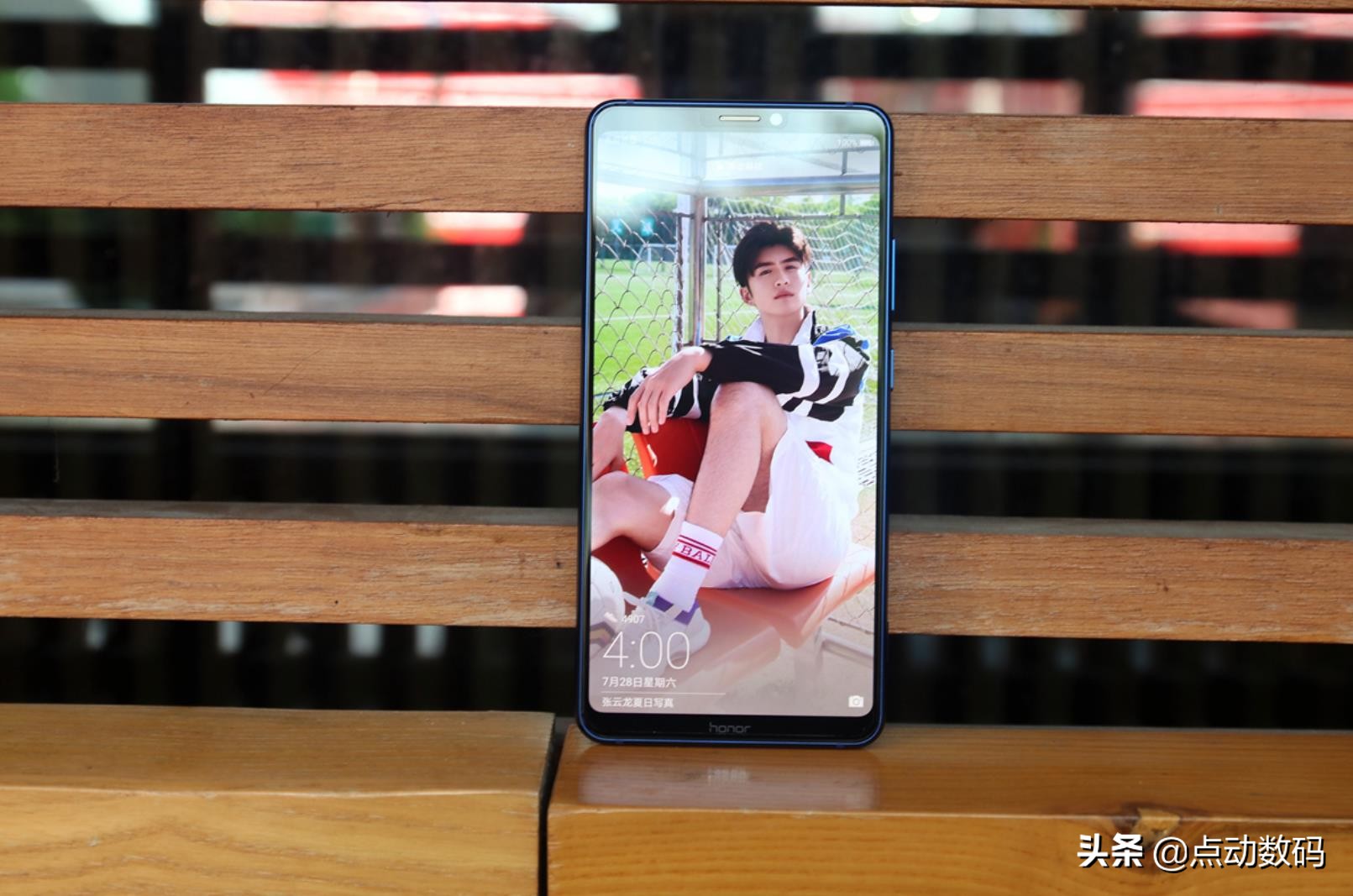 华为小屏手机荣耀10好,华为手机荣耀10是性价比最高的吗