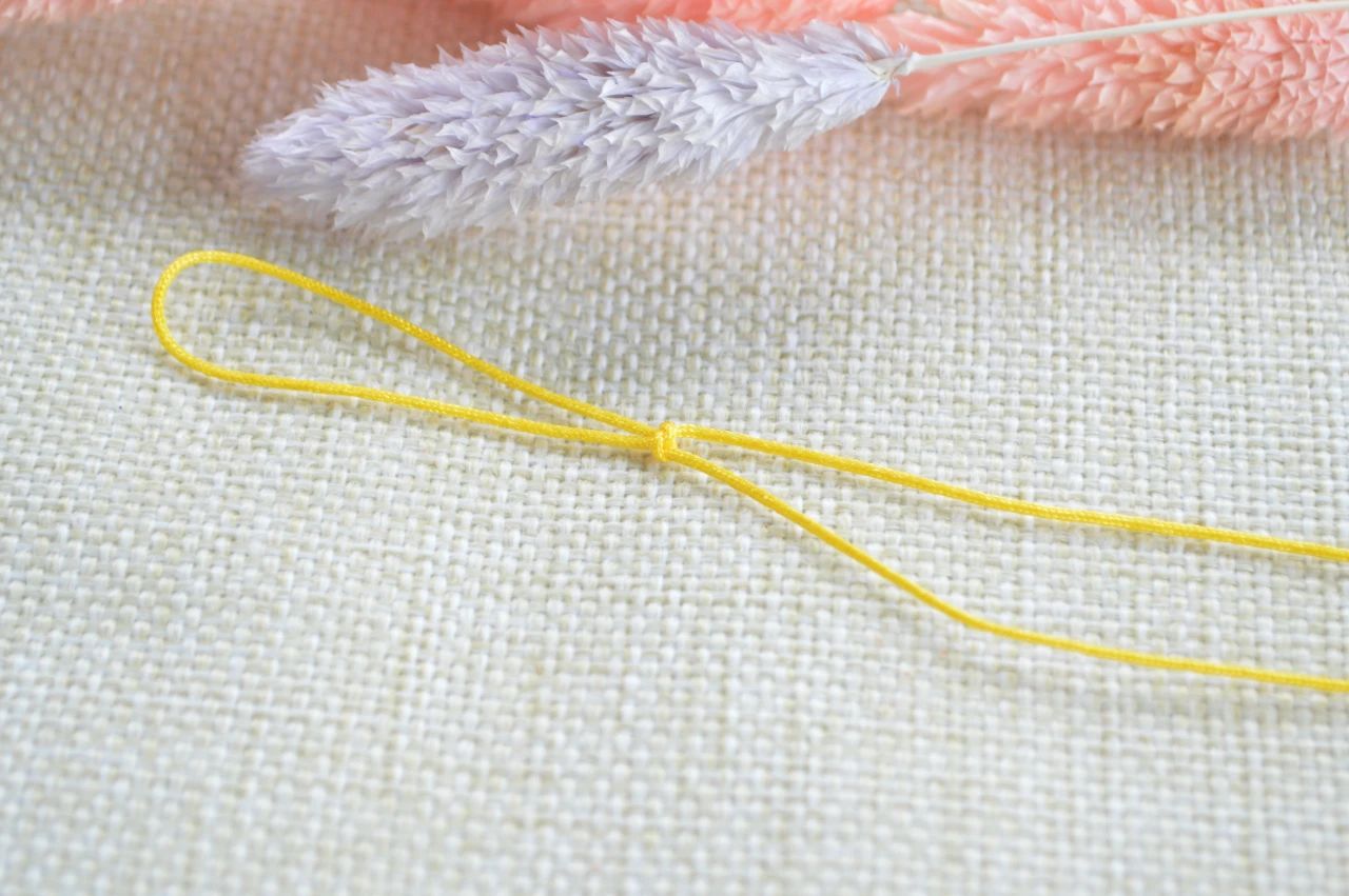 教大家编织一款手机链,手机链编织教程简单好看