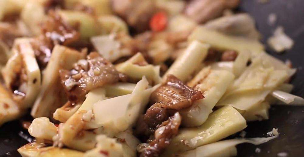 竹笋又简单又好吃的方法,竹笋这样做太好吃了不苦不涩口