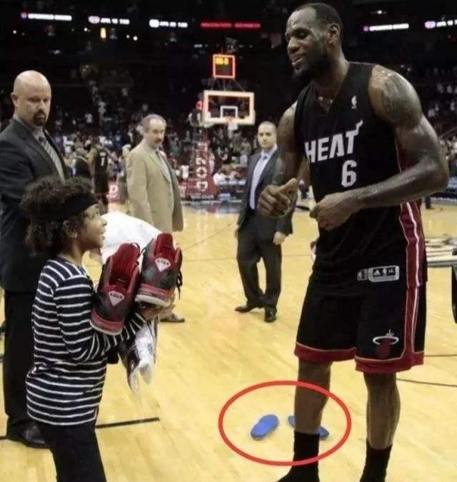 nba球员篮球装备,nba球员穿的球服一般多少钱