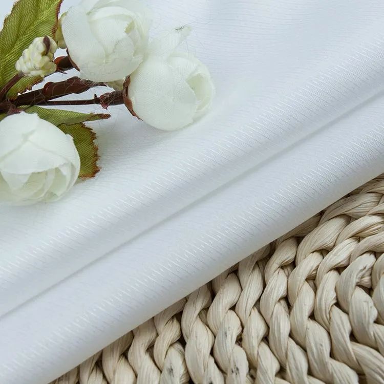 衬衫三大挑选法则解锁春季新时尚,舒适耐穿的基础款长袖衬衫