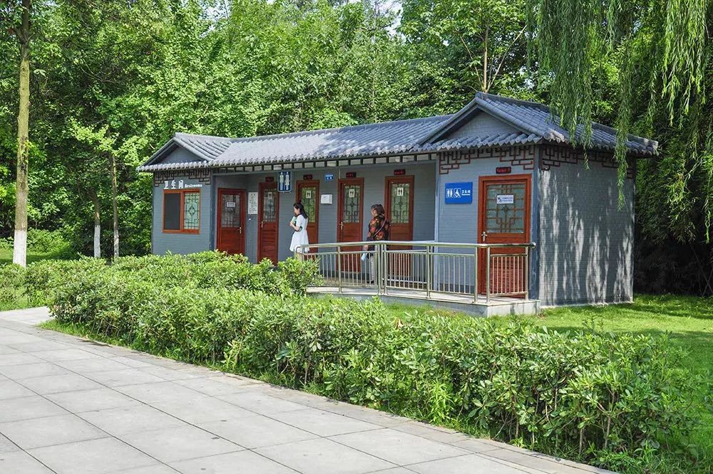 成都市长带队“攻略”垃圾分类，一起玩转“新时尚”！