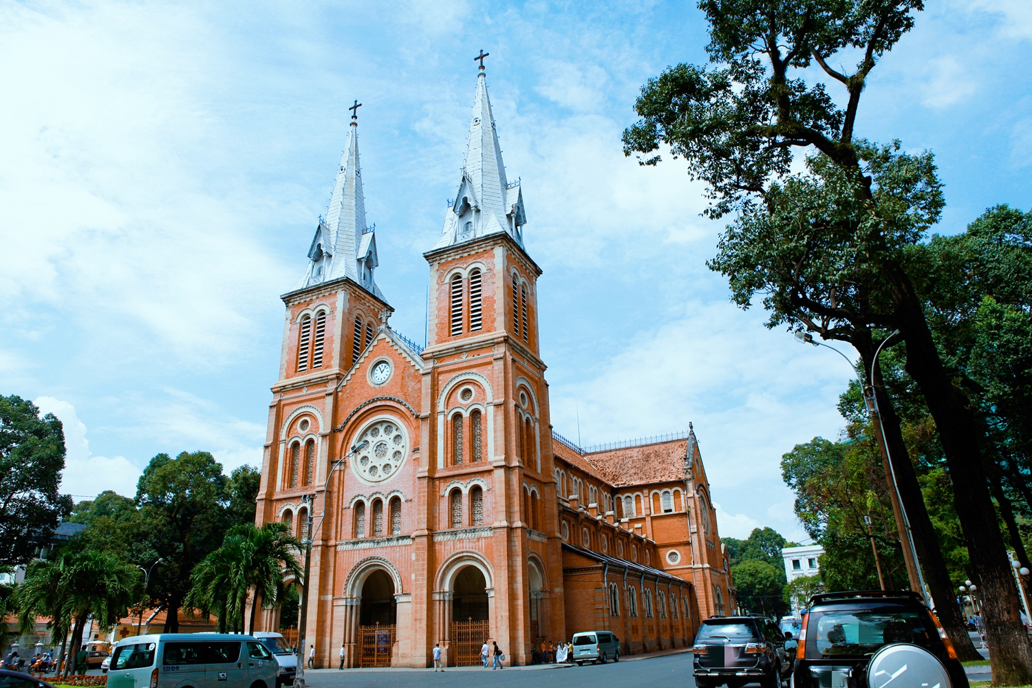 胡志明越南大教堂,胡志明圣母院大教堂