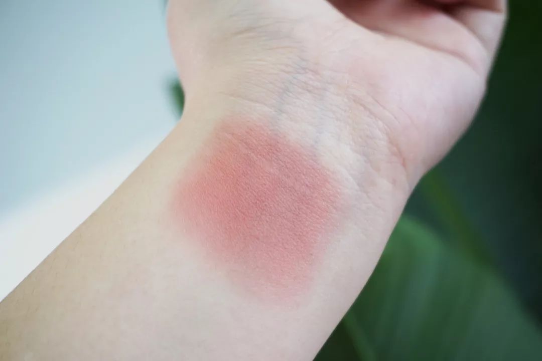 秋冬温柔显白美甲腮红,橘朵腮红哪个适合秋冬