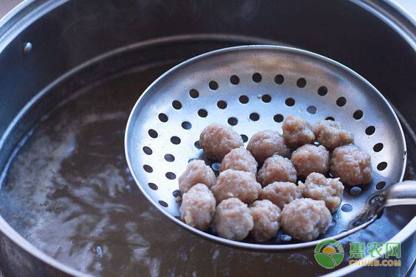 正宗丸子多少钱一斤,纯手工丸子批发价格多少一斤