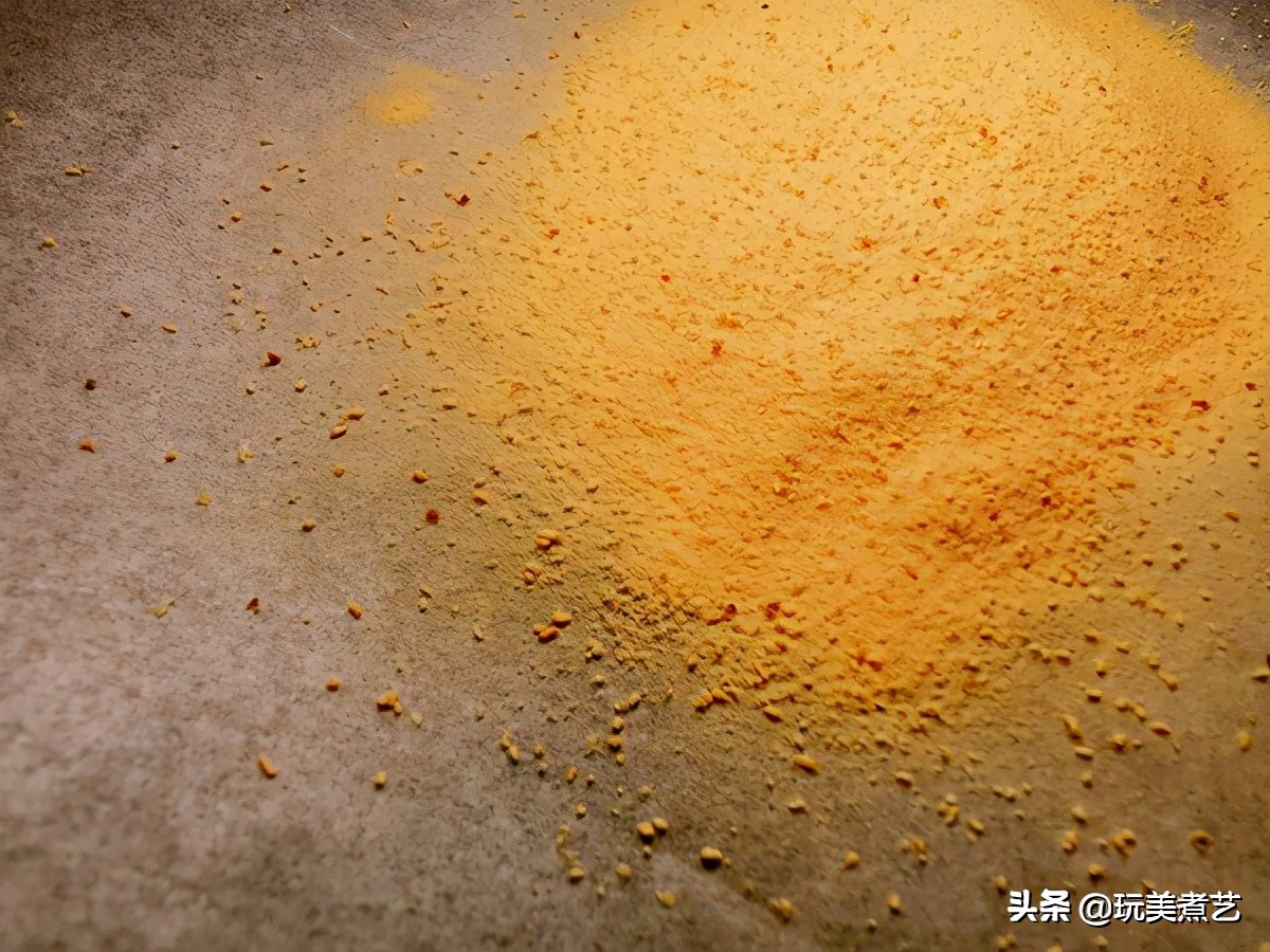 春风轻拂，落下一地金黄，拾掇后的甜品，松花粉双紫布丁