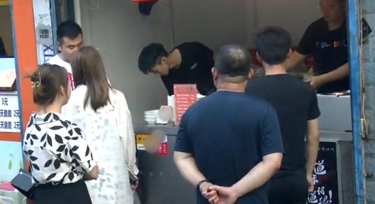 西安小伙辞职创业卖小吃,小夫妻辞职卖小吃月赚5万