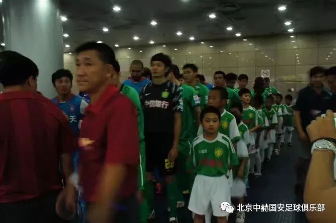 国安一队首位00后！马昆越：场上学习杨智场下学习侯森