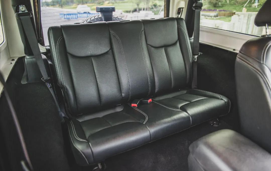 在城中开牧马人代步的人？我敬你是条汉子！