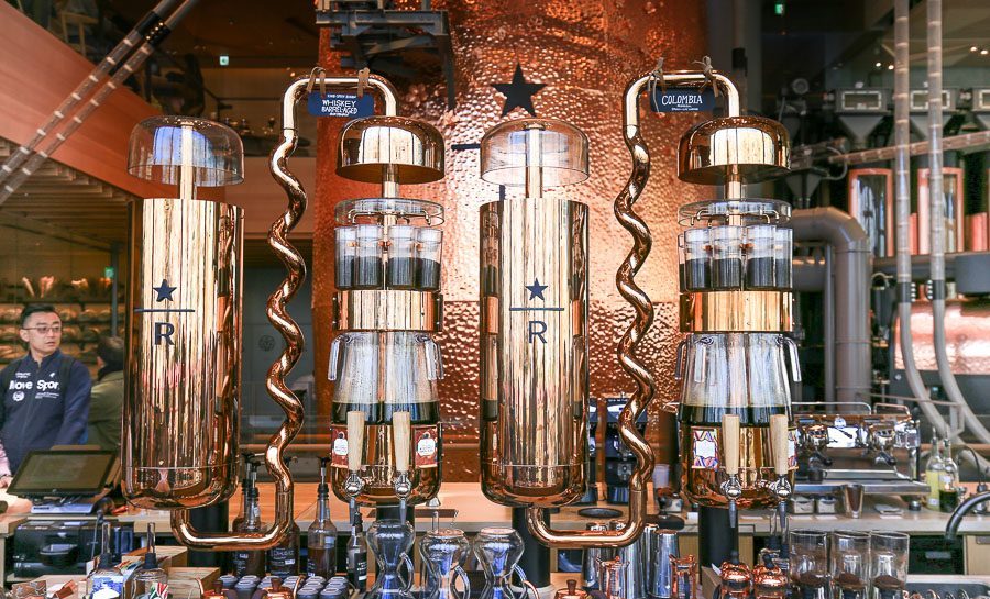 东京｜堪比艺术馆的星巴克臻选®烘培工坊樱花海中品满分咖啡