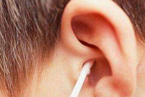 宝宝流粘稠分泌物正常吗,宝宝分泌物要不要洗掉