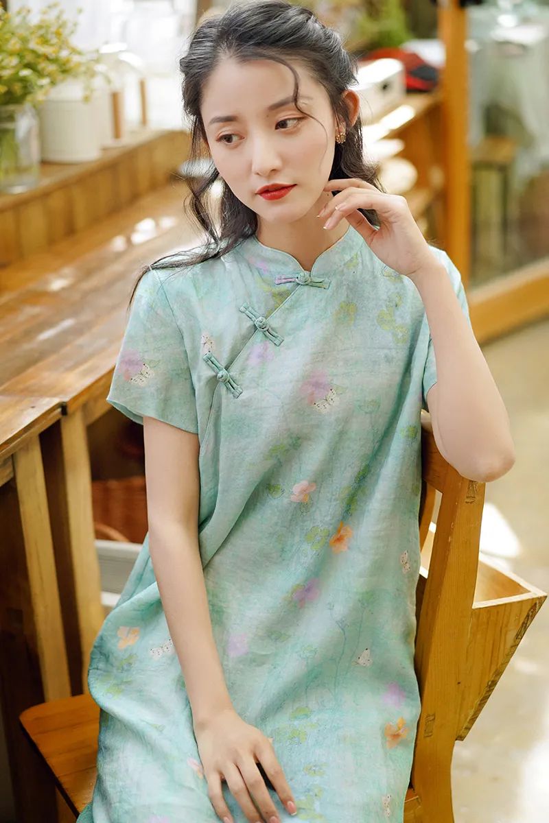 穿苎麻大气从容之美,穿一袭香云纱尽显古典韵美