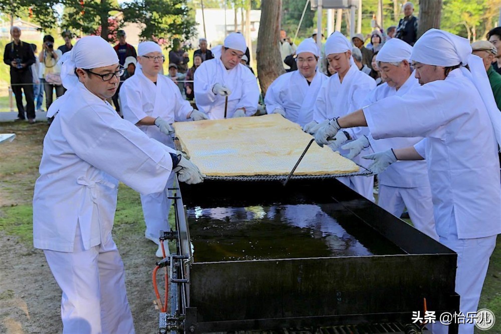 青丘之山有兽焉下一句,青丘之山里真的有九尾狐吗