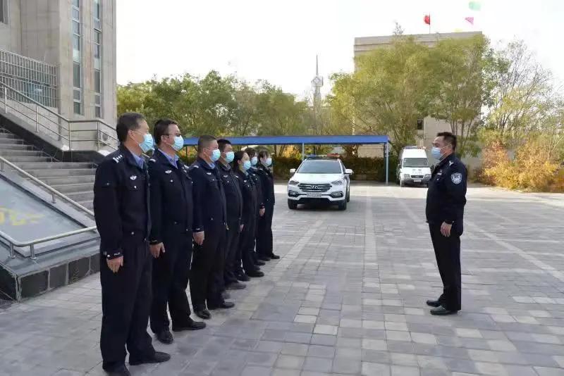 战疫一线党徽闪亮党旗飘扬,守卫战疫一线书写忠诚担当