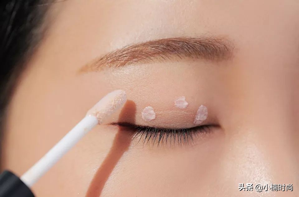 万能眼妆3步骤搞定！初学者、手残*党**也能画出不晕不脏的高级眼妆