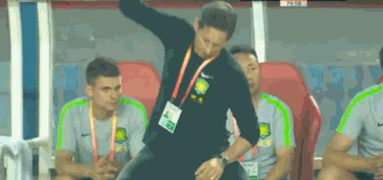 我奶奶都能进球,我奶奶都能进的球梗来源