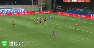 中甲门将诡异乌龙惊爆眼球,中甲联赛张一诺门将自扔球门