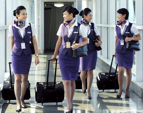 日本空姐要穿长裙吗,日本空姐为啥穿拖鞋
