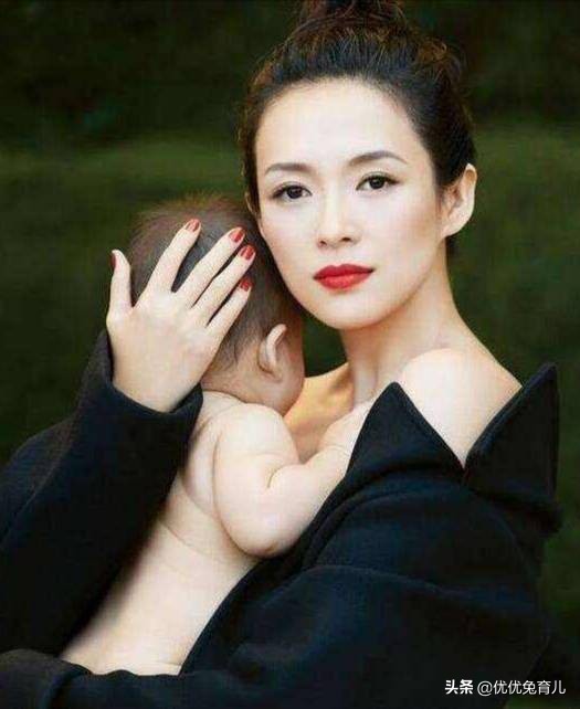 章子怡生二胎后首现身时尚活动,章子怡产后首次亮相状态超好