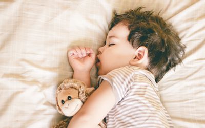 不午睡会头痛是什么原因,幼儿园孩子不睡午觉怎么处理