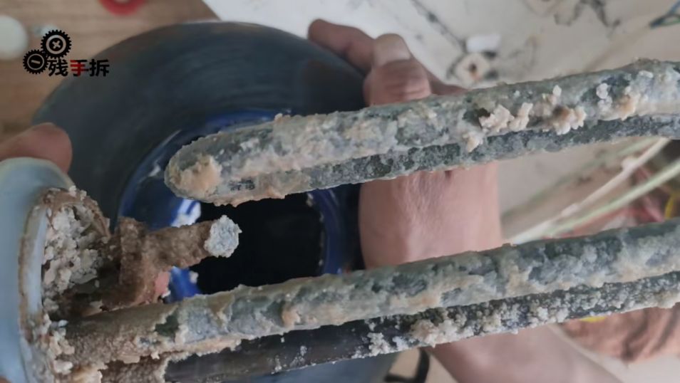 小厨宝拆卸清洗更换镁棒,法罗力小厨宝怎么换镁棒