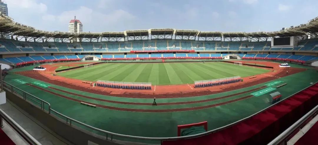 别睡啦,快醒醒,起来看中超啦