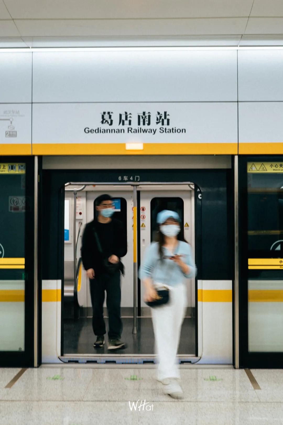 青春散场后的岁月,青春结束了我们的故事还在继续