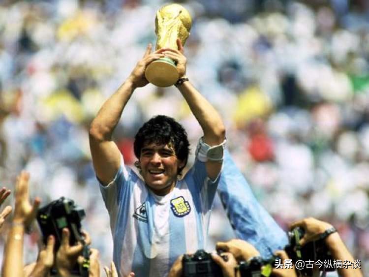 成于足球，毁于自我放纵，一代球王离开人世，给世人敲响了警钟