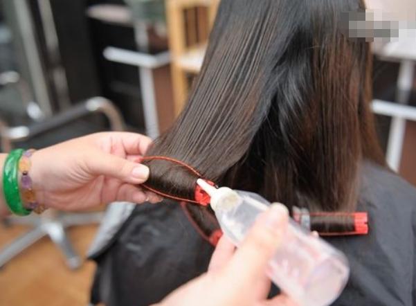 花200跟花400烫发有什么区别,花两百元染发