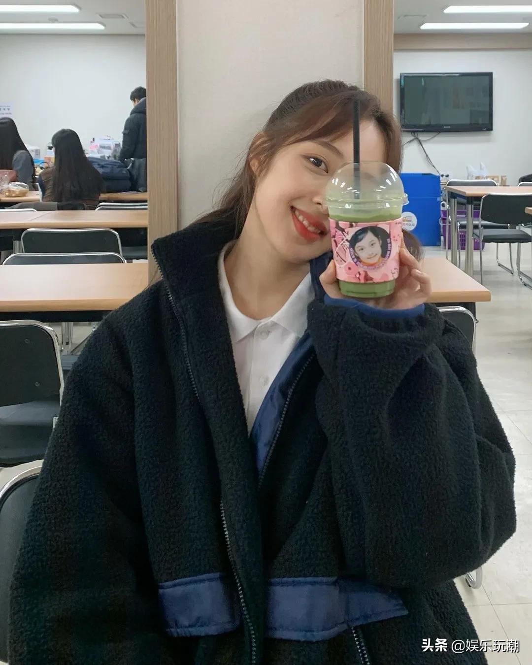 赵露思撞脸小女孩,赵露思撞脸鞠婧祎