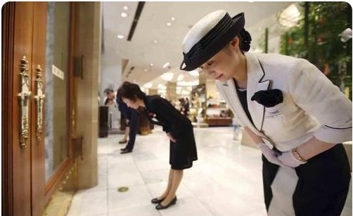 实体店电商衰败案例,为什么现在的实体店容易倒闭