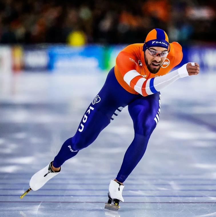 世界足球排名前十球星c罗,世界足坛身材最高的人