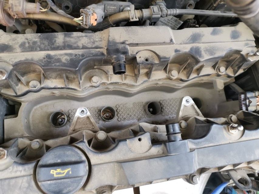 更换与检修火花塞的步骤,雪铁龙ec5火花塞怎么换