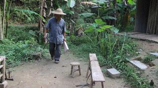 中国老爷爷给孙子做的神奇玩具,老外看中国爷爷给孙子做玩具