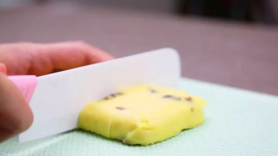 如何做小奶糕,新鲜出炉软糯香甜的小奶糕