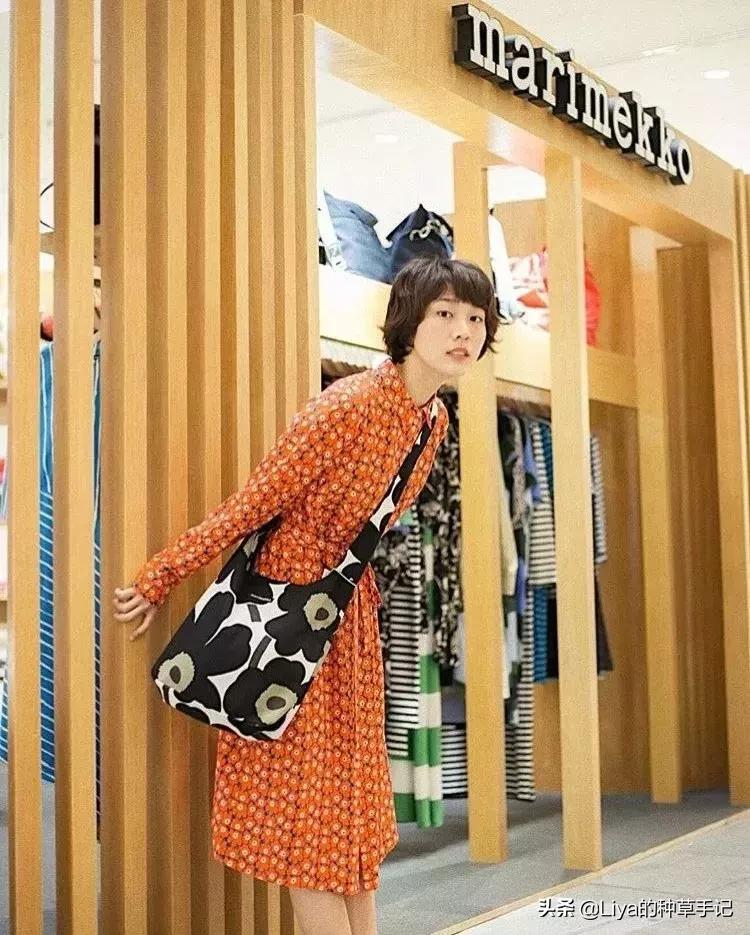 今年爆火的脏橘色,2019超in脏橘色千万别穿会上瘾