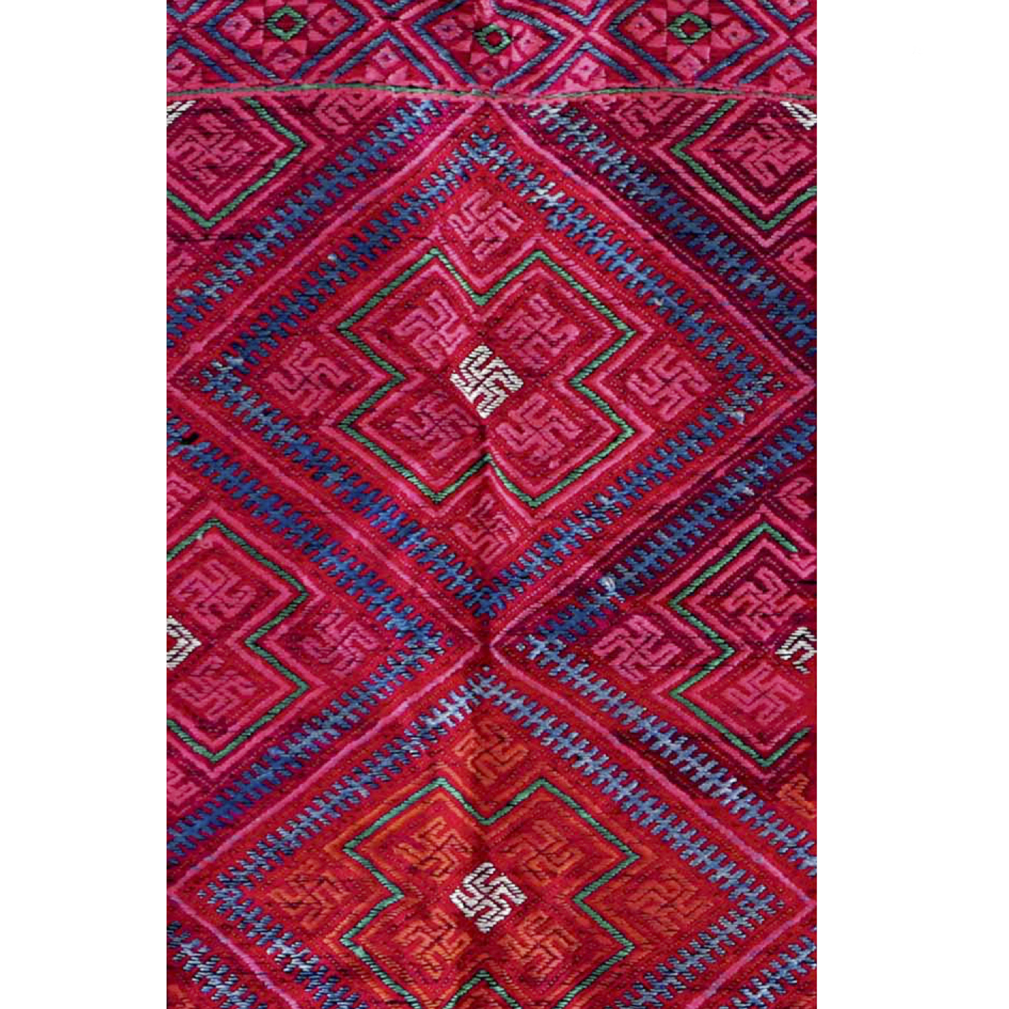 感受少数民族服饰的魅力与风情,各少数民族的民族服饰