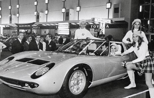 法拉利创始人与农民,法拉利的一生劲敌