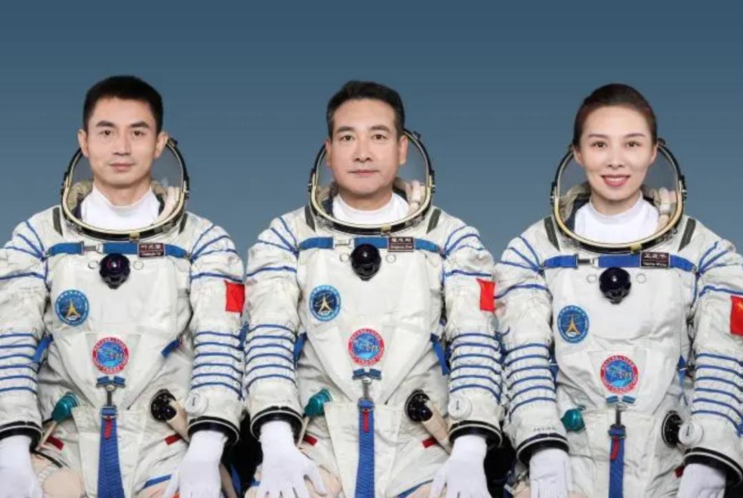 神舟十三号航天员怎么在太空生活,神舟十三号太空舱如何上厕所