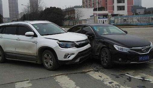 买全险撞到人了怎么办,上的全险把人撞了该怎么办