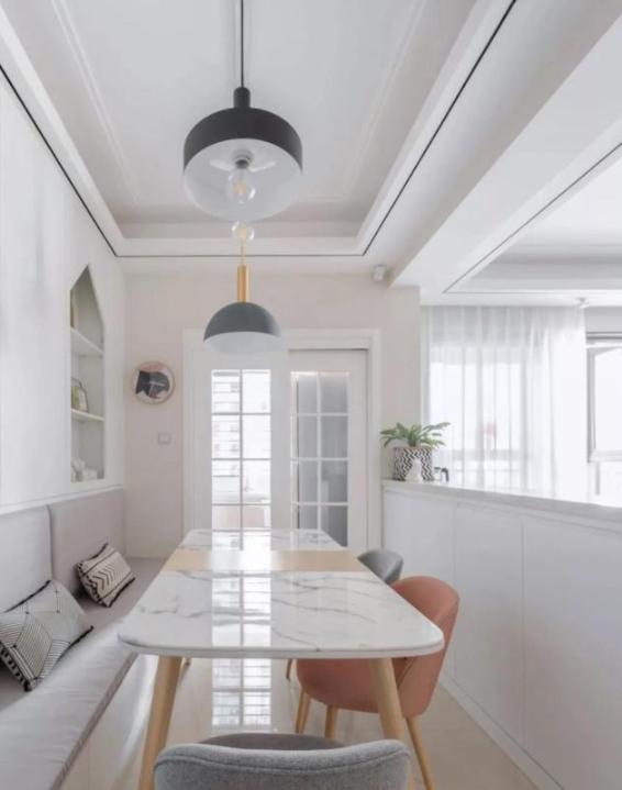 卧室进门正对一堵墙怎么利用,100平婚房布置