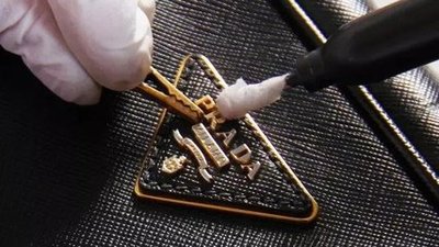 几千块买二手大牌包,几百块钱买的金表掉色吗