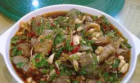 汕尾人吃海鲜,原来海边人是这样吃海螺的