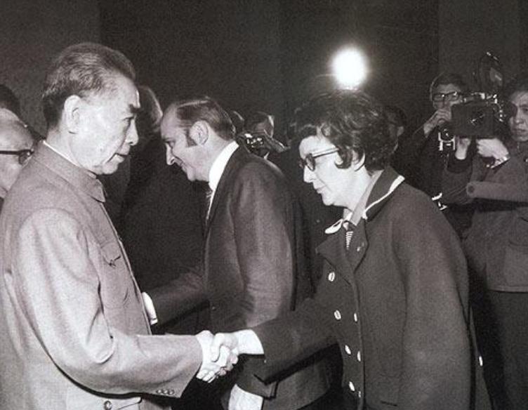 女翻译唐闻生：跟随毛主席10年，43岁转铁道部奋战13年，一生未婚