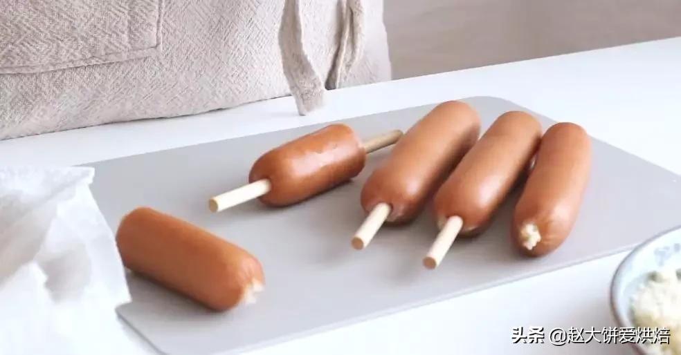 一根热狗的价格,做好的热狗一般地摊卖多少钱一根