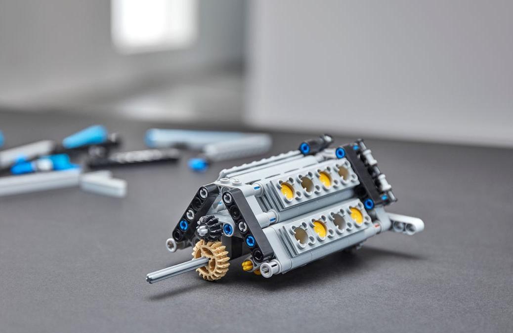 lego车模型,成人坐着开的小玩具车