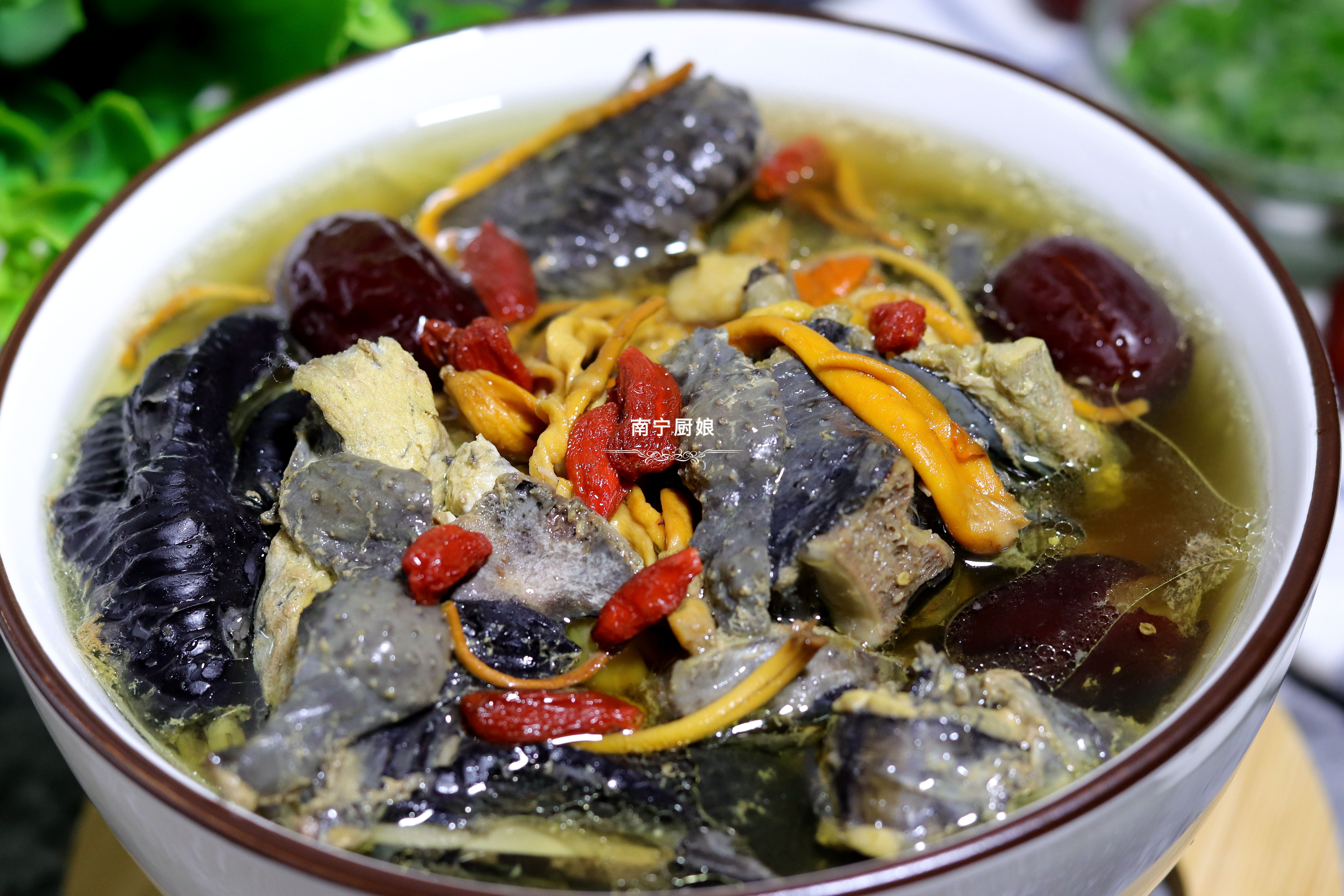 女人冬天吃什么补气血最快最好,女人常喝补气血养生汤